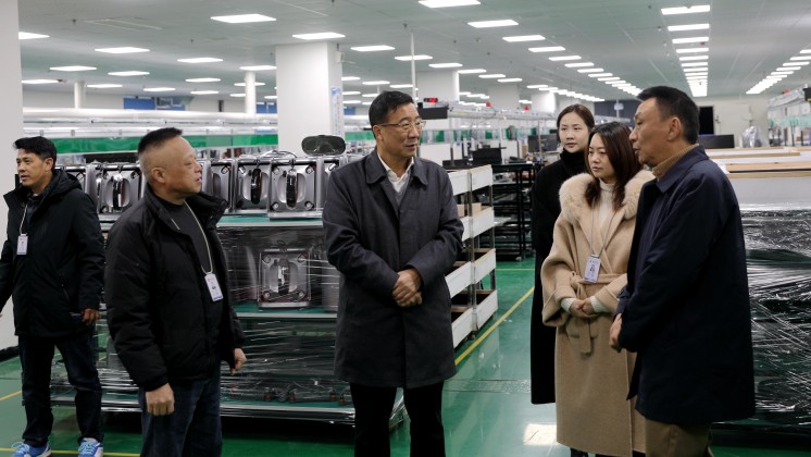 自貿區郴州片區、高新區黨工委書記王衛東一行蒞臨炬神電子調研